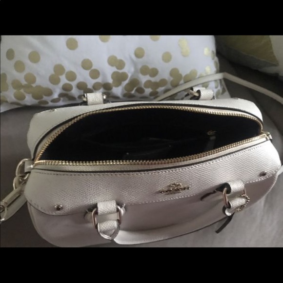 Purse - Picture 1 of 5